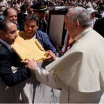 Zimmardo e Normanno con Papa Francesco