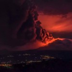 L'etna erutta, aeroporto in tilt