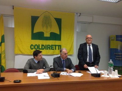 Il sindaco Federico Piccitto al tavolo con il presidente regionale Coldiretti Alessandro Chiarelli ed il direttore della sezione locale Pietro Greco