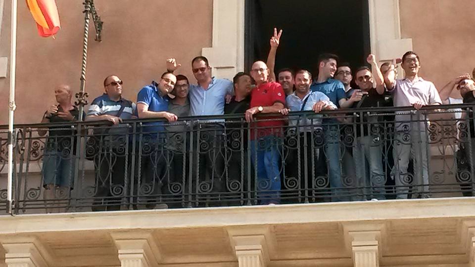 festeggiamenti_balcone_sindaco_ispica