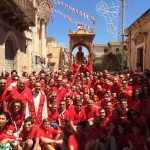 San Bartolomeo 2015 i portatori e il parroco