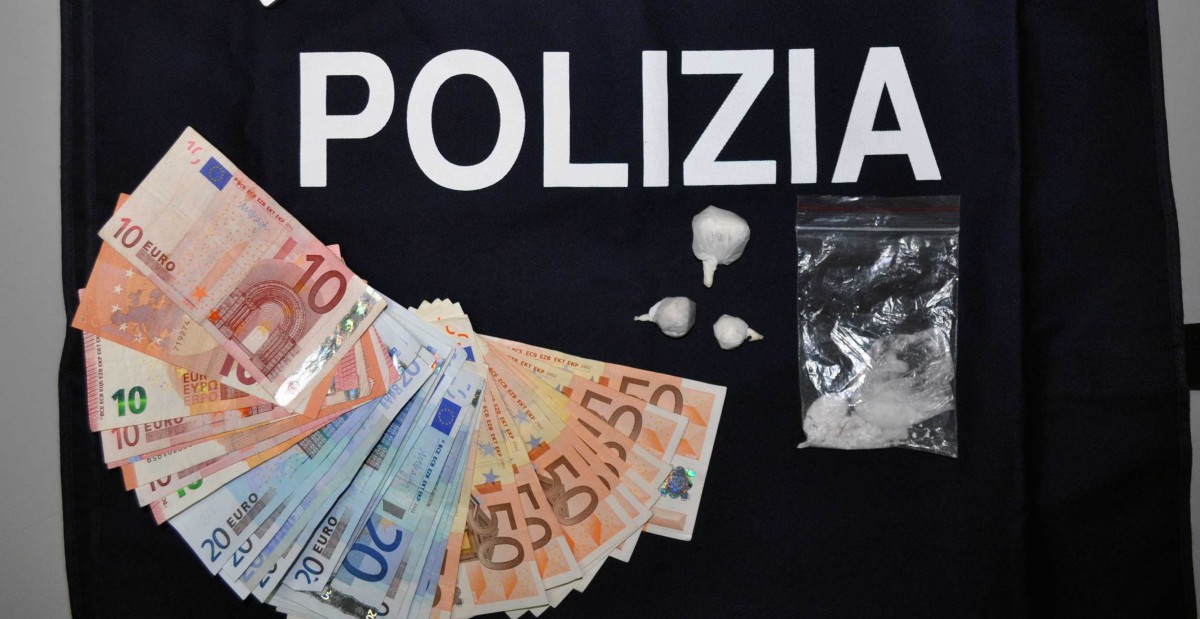 Gestore di una sala giochi salvato dalla Polizia