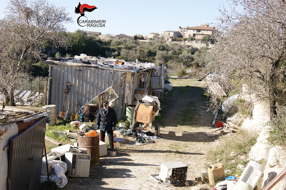 Una discarica con amianto sequestrata a San Giacomo