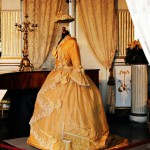 Donnafugata rivive grazie alla mostra sugli abiti dell'Ottocento