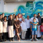 staff trattoria da carmelo con l’artista giovanni robustelli (ultimo a destra) (1)