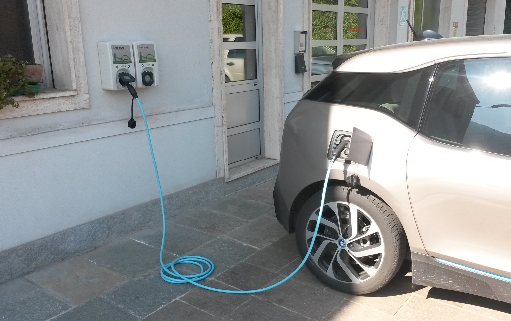 Colonnina per auto elettriche