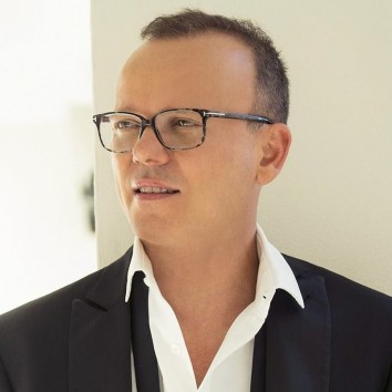 Gigi D'Alessio in concerto a Catania. I fan sceglieranno ...