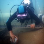 4 Relitto di Punta Secca, operazioni di scavo subacqueo con sorbona