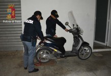Rubano un ciclomotore, due rumeni arrestati dalla Polizia