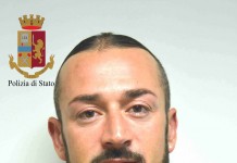 In giro per la città con 20mila euro di droga nascosti in auto