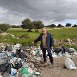 Il consigliere comunale Gianni Iurato tra le discariche 2