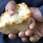 poveroPaneMani