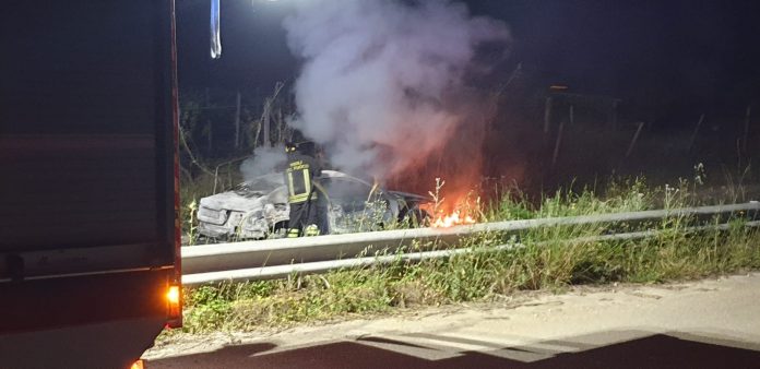 incendio auto a liccoddia