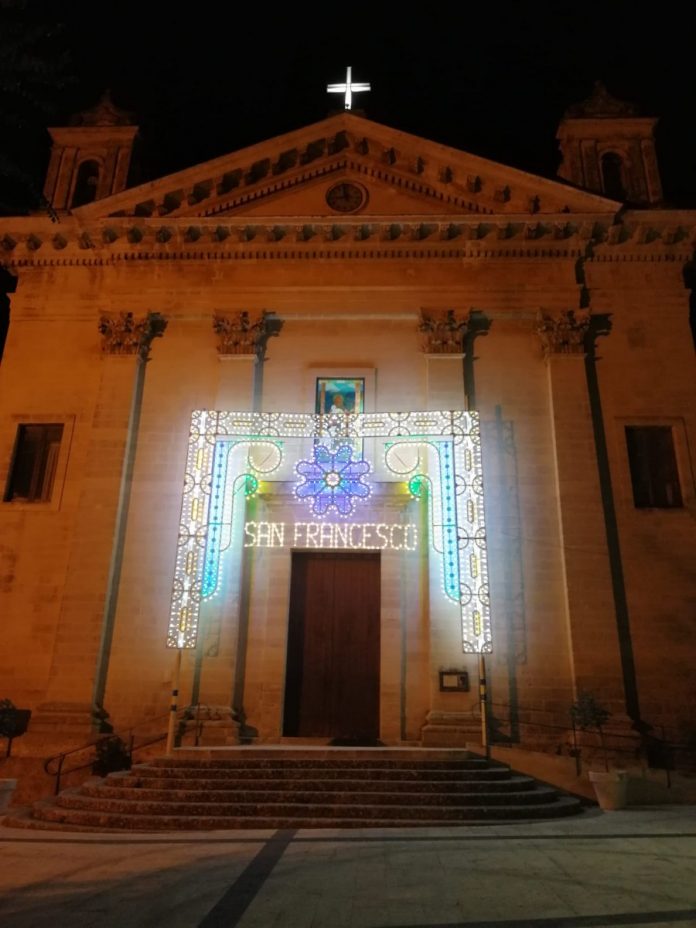 L'illuminazione esterna della chiesa di San Francesco