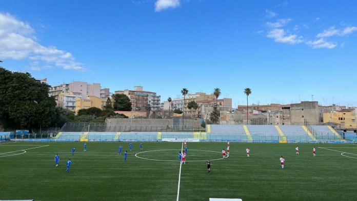 Gli azzurri ieri pomeriggio prima del fischio d'inizio al De Simone di Siracusa