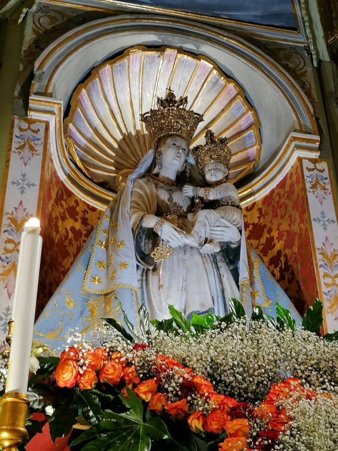 Il simulacro di Maria Santissima di Gulfi al santuario di Chiaramonte