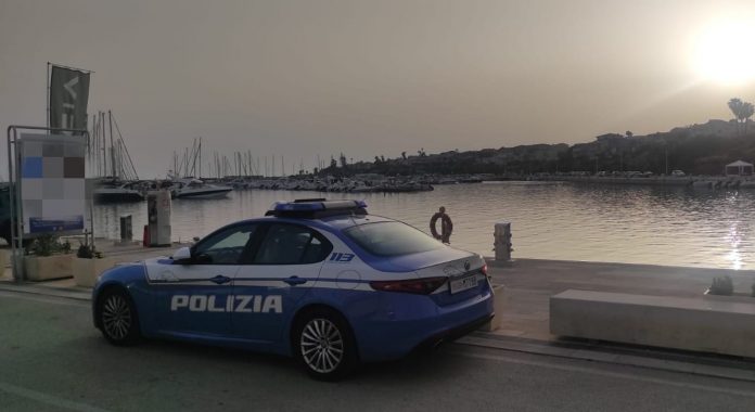 Polizia, porto