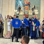 Il vescovo Rumeo e il sindaco Ammatuna portatori del simulacro