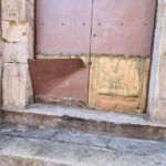 portone comune vandalizzato vittoria