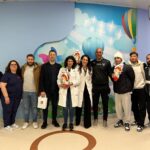 Il gruppo azzurro con il personale di Pediatria