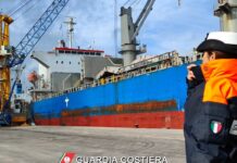 Mercantile detenuto per irregolarità su sicurezza navigazione