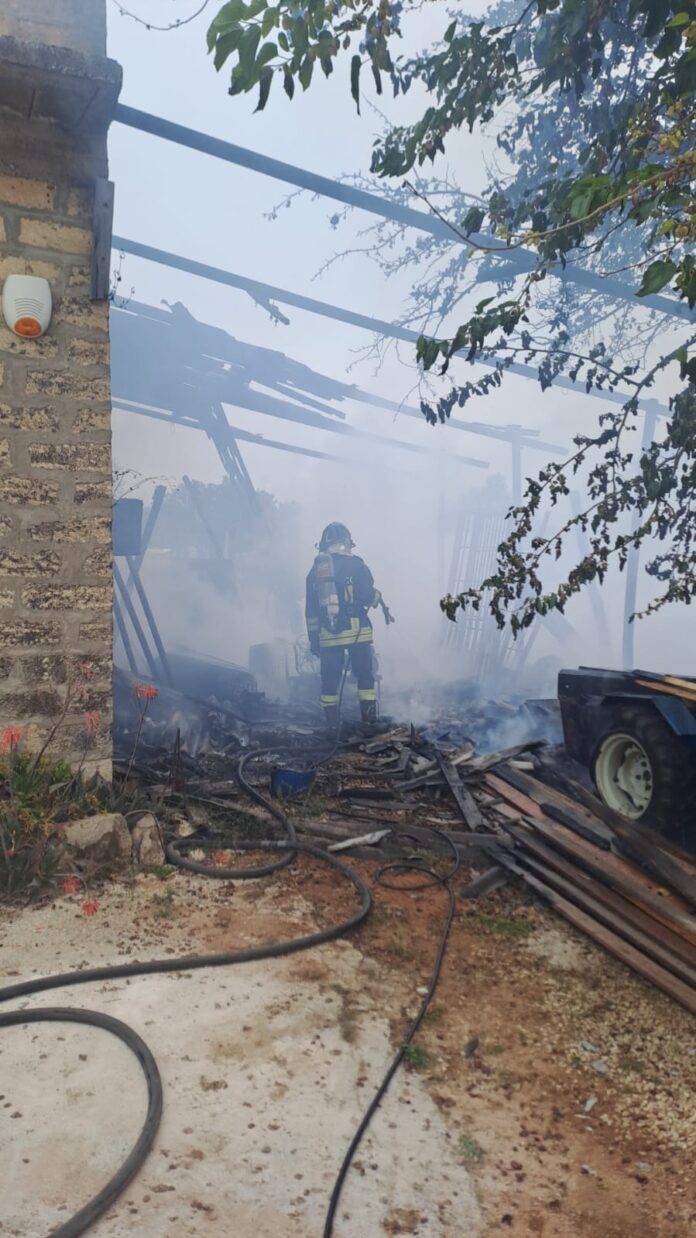 incendio caseggiato agricolo