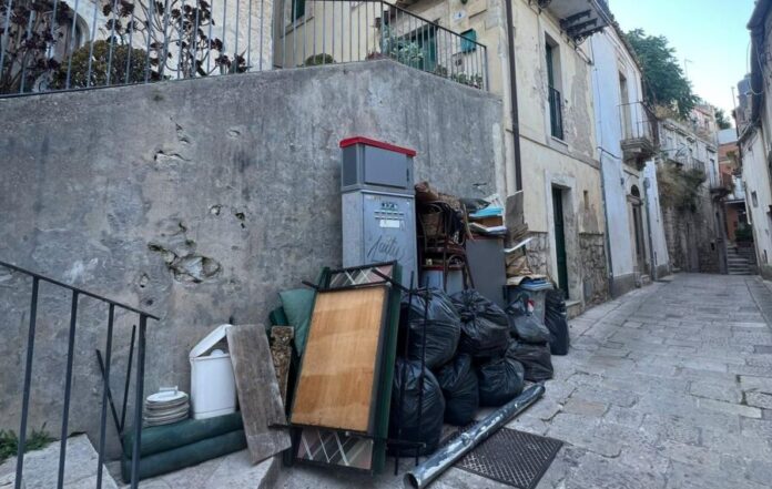 rifiuti in centro storico