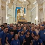 La Madonna delle Grazie e i portatori all’arrivo nella chiesetta