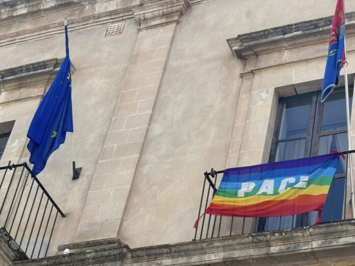 bandiera pace, municipio Modica