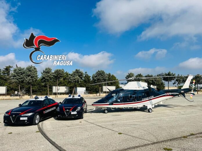 carabinieri, gazzelle ed elicottero