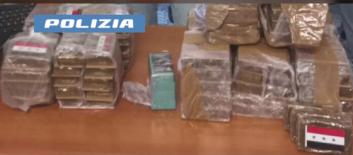 AL B&B CON 15 CHILI DI HASHISH SUDDIVISI IN 138 PANETTI NASCOSTI SOTTO IL LETTO 38ENNE ARRESTATO DALLA POLIZIA DI STATO 3