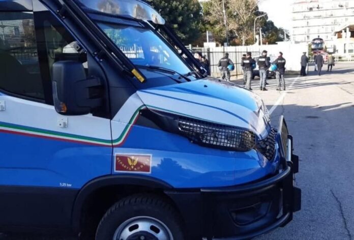 Polizia, Reparto Mobile, stadi