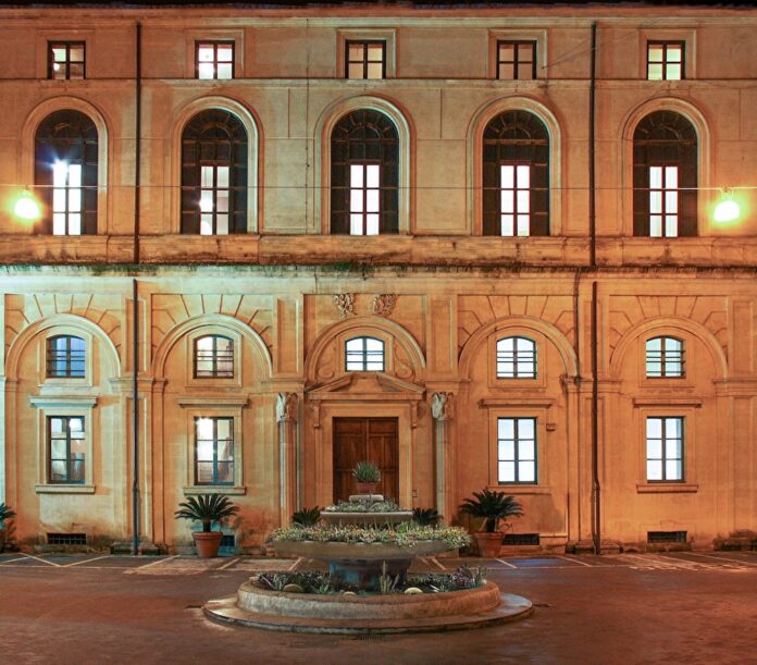 Foto fontana Prefettura(2)