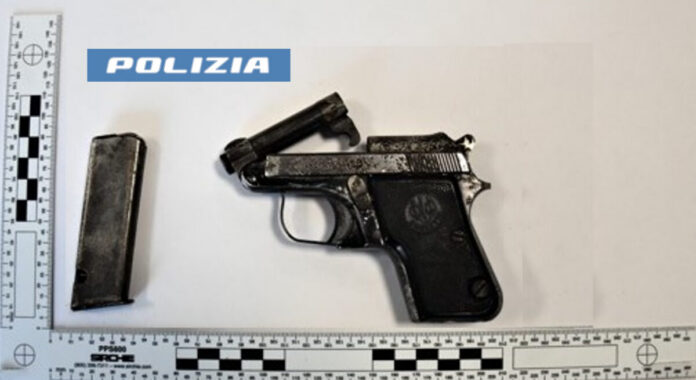 CONTRASTO AL TRAFFICO DI DROGA E ALLA DETENZIONE DI ARMI CLANDESTINE LA POLIZIA DI STATO ARRESTA 2 UOMINI DI CALTAGIRONE