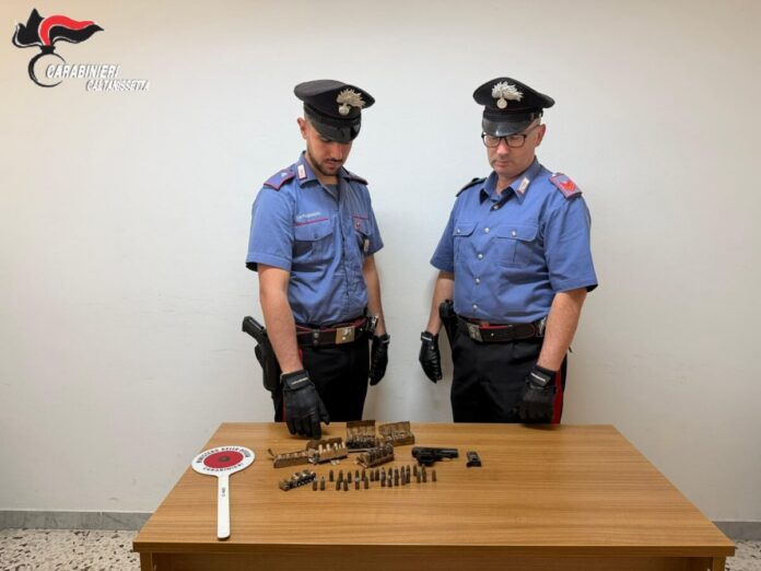 Carabinieri, pistola a Niscemi