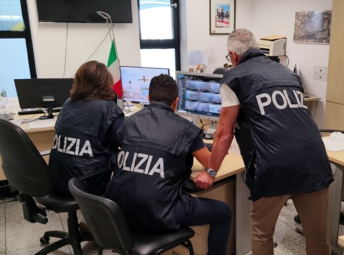 BANDA DI TRUFFATORI SMASCHERATA DALLA POLIZIA DI STATO. SVUOTAVANO IL CONTO DELLE VITTIME ON LINE.