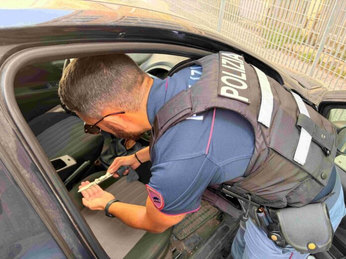 - CONTROLLI STRAORDINARI DELLA POLIZIA DI STATO A CALTAGIRONE, SAN MICHELE DI GANZARIA E MIRABELLA IMBACCARI. SANZIONI PER CIRCA 7.000 EURO 2