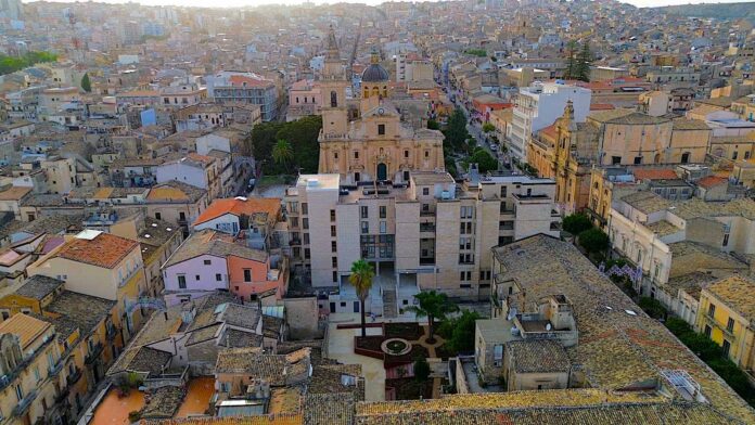 giardino piazzetta mons Tidona a Ragusa 3