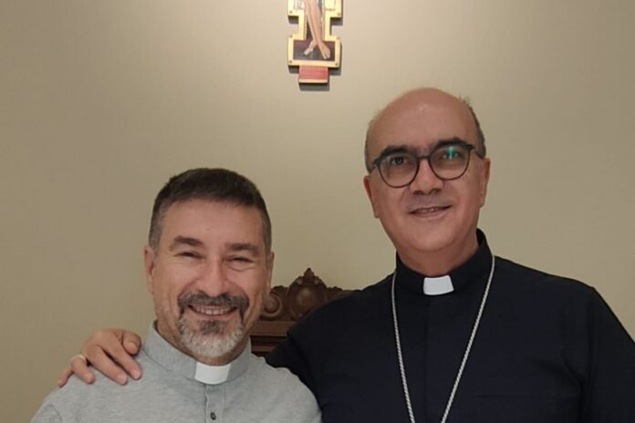 Don Salvatore Frasca con il Vescovo