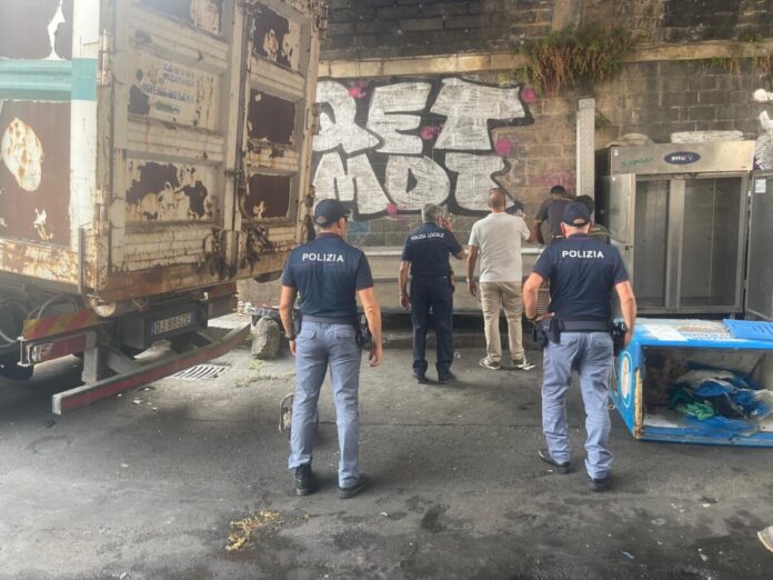 - OPERAZIONE ANTIDEGRADO COORDINATA DALLA POLIZIA DI STATO NELLA ZONA DELLA PESCHERIA (6)