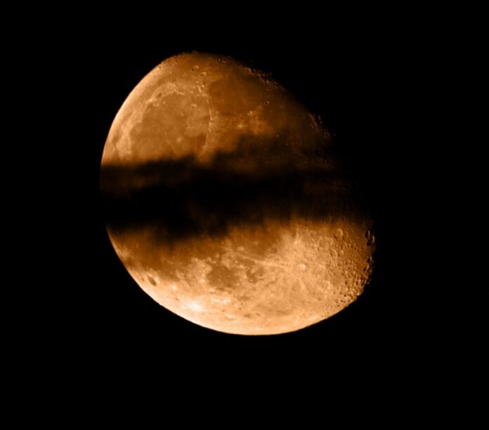 Luna con nuvola - firma